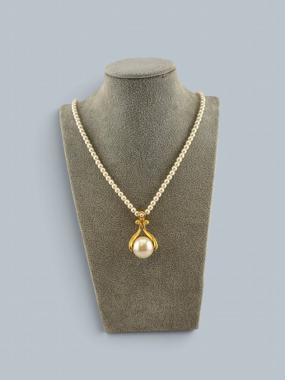 Vintage Avon NB Nina B Faux Pearl Pendant Necklace Gold Tone Signed